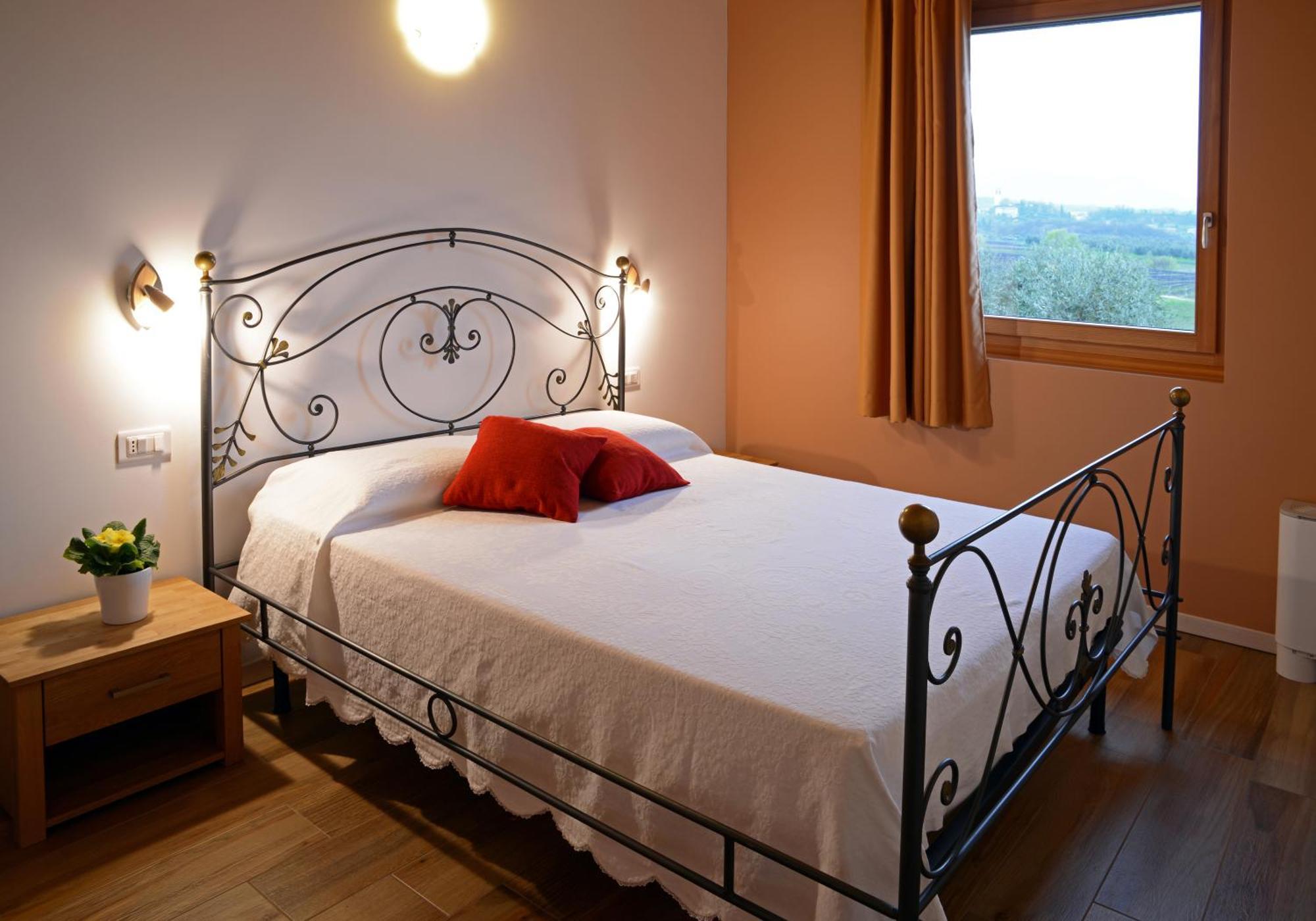 Agriturismo Fioralba Польпенацце-дель-Гарда Екстер'єр фото
